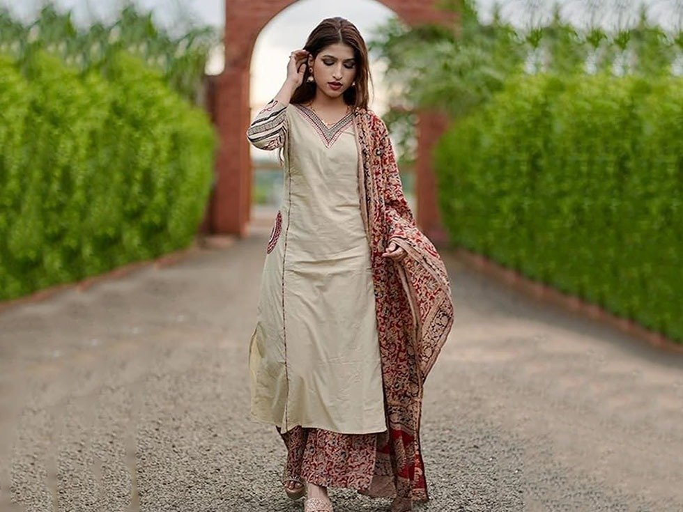 Best buy, efdbestbuy, www.efdbestbuy.com, efd best buy, efd bestbuy, efd-bestbuy, efd-best-buy, shopping advisor, efd shopping advisor, efd best buy shopping advisor, consult before buy, efd consult before buy, efd best buy consult before buy,Upgrade your ethnic wardrobe with the ANNI Designer Women’s Rayon Viscose Straight Kurta Set with Palazzo and Dupatta, a perfect blend of comfort, elegance, and modern style. This stylish long kurti dress for women is crafted from premium rayon viscose fabric, offering a soft, breathable, and lightweight feel ideal for festive wear, party wear, wedding functions, and traditional occasions. Designed with a straight-cut silhouette, this women’s ethnic kurta set enhances your look with a flattering fit and graceful fall. The matching palazzo pants provide all-day comfort, while the beautifully coordinated dupatta adds a touch of sophistication and charm. Perfect for festivals, family gatherings, office ethnic days, and special celebrations, this designer kurta palazzo set for women combines traditional Indian wear aesthetics with contemporary fashion trends. Whether you are looking for a festive kurti set, party wear ethnic dress, stylish rayon kurta with dupatta, or comfortable traditional outfit for women, this ANNI designer kurta set is an ideal choice for effortless elegance and timeless appeal.